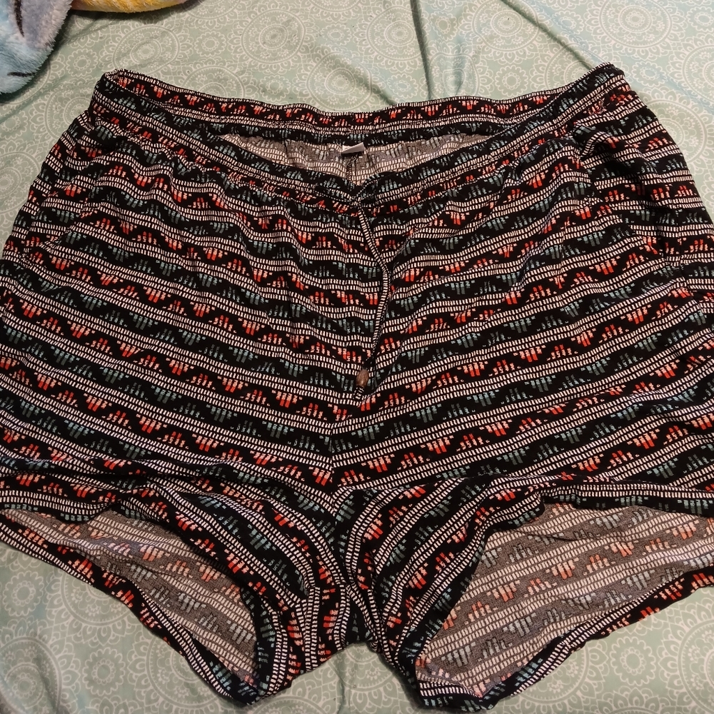 Old Navy 2xl pull on stretchy shorts